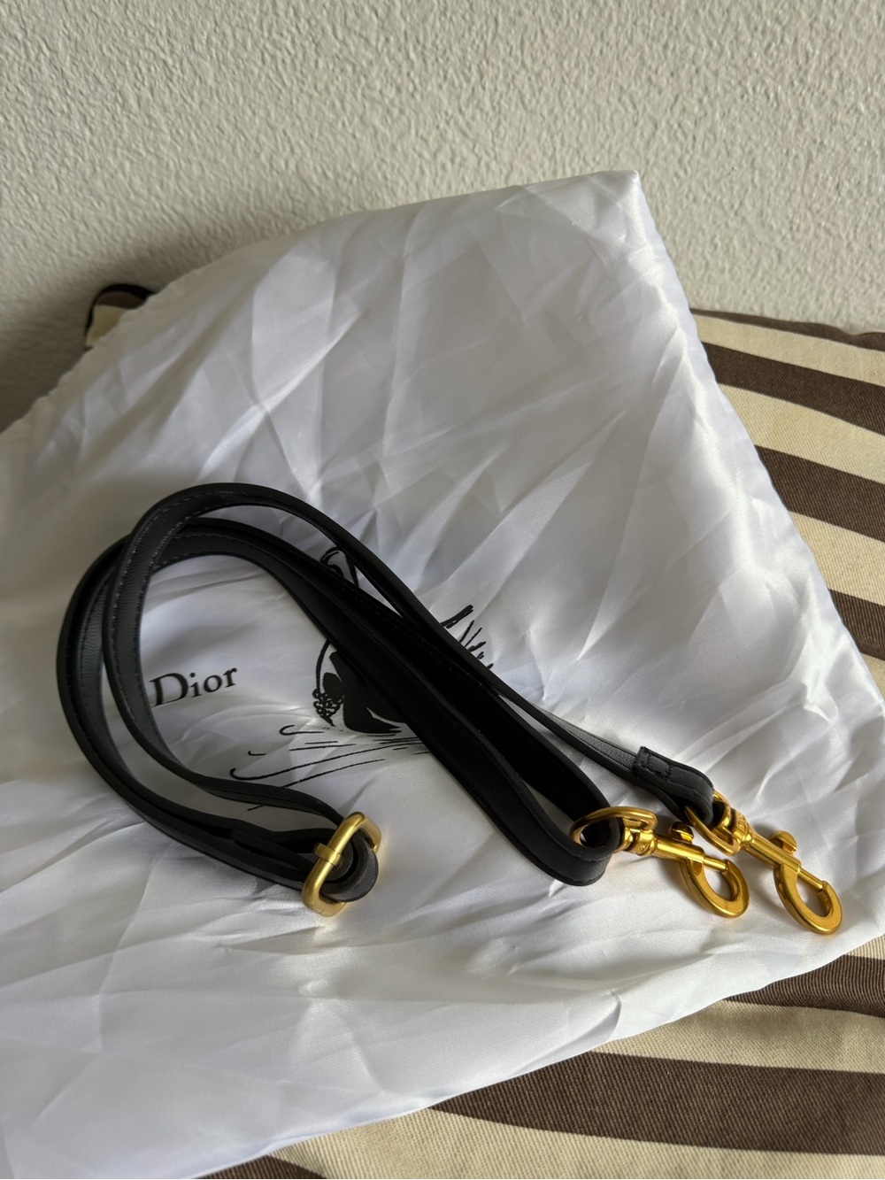 Dior Black & Cream Saddle Bag with Gold hardware - Picture 6 of 8